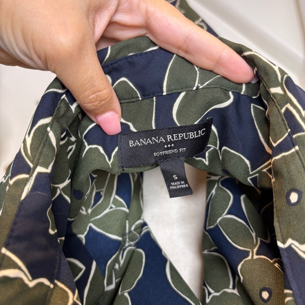 BANANA REPUBLIC Boyfriend Fit Green Blue Split Sleeve Button Down Floral Top - Picture 8 of 8